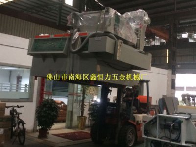 福建客戶不銹鋼鍋片蝕刻機裝車發(fā)貨！