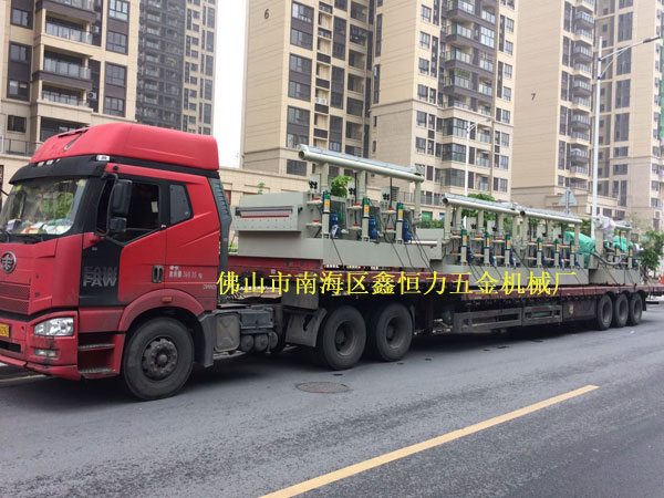 福建客戶不銹鋼鍋片蝕刻機裝車發(fā)貨！